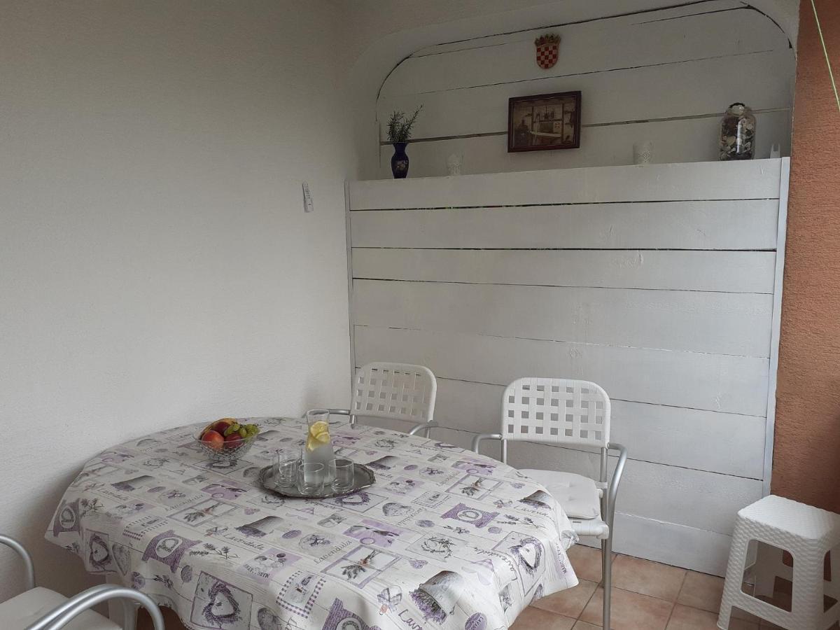 Apartment Conty On The Ground Floor Malinska Luaran gambar